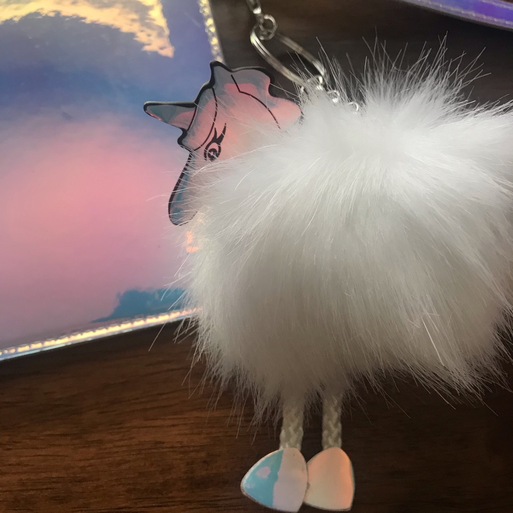 Claire’s Translucent Wristlet w/ Unicorn Keychain - Picture 3 of 4